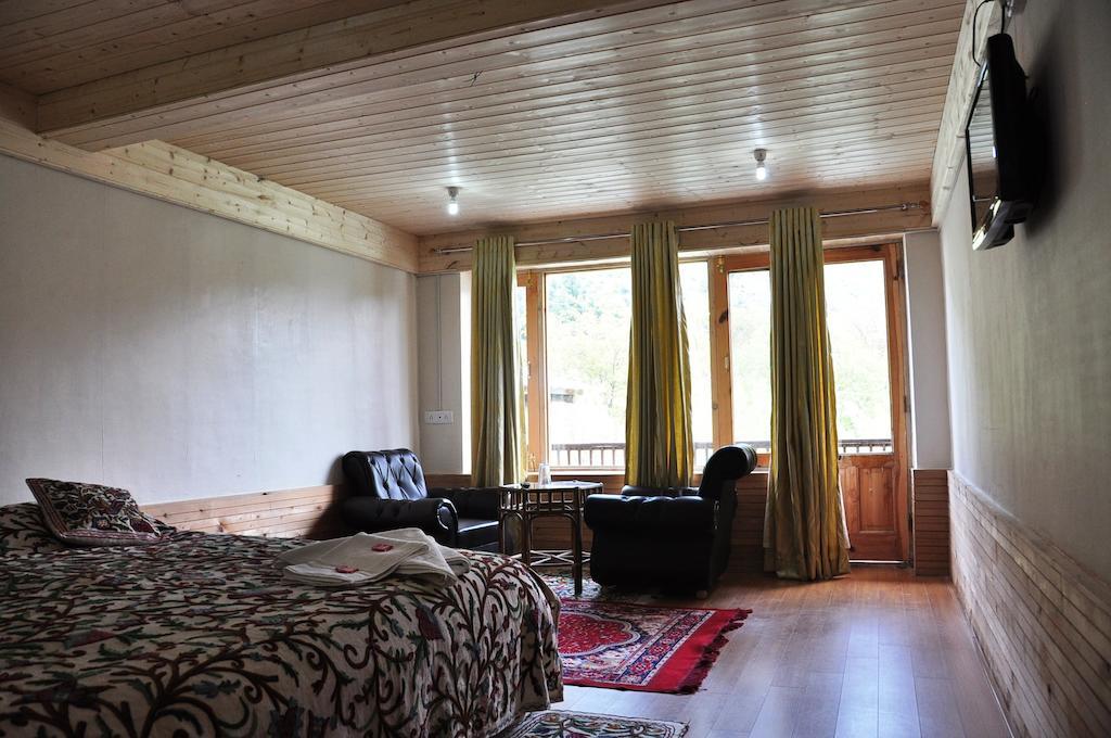 Himalaya House Hotel Pahalgām Quarto foto