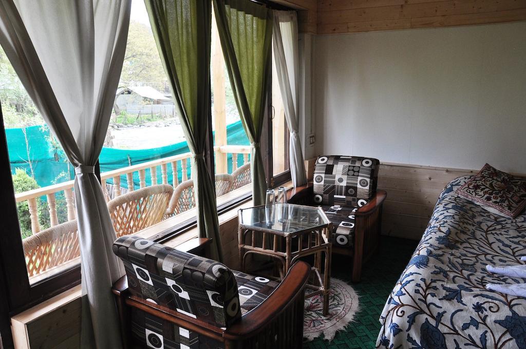 Himalaya House Hotel Pahalgām Quarto foto